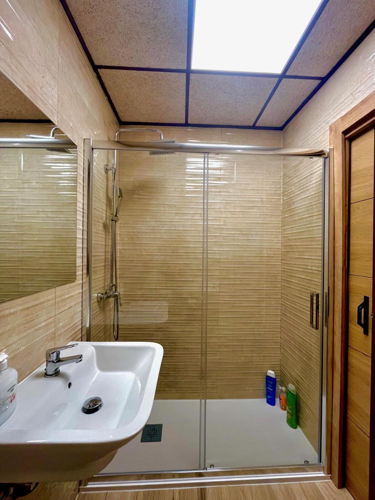 Hostel Vida Verde มาดริด ภายนอก รูปภาพ