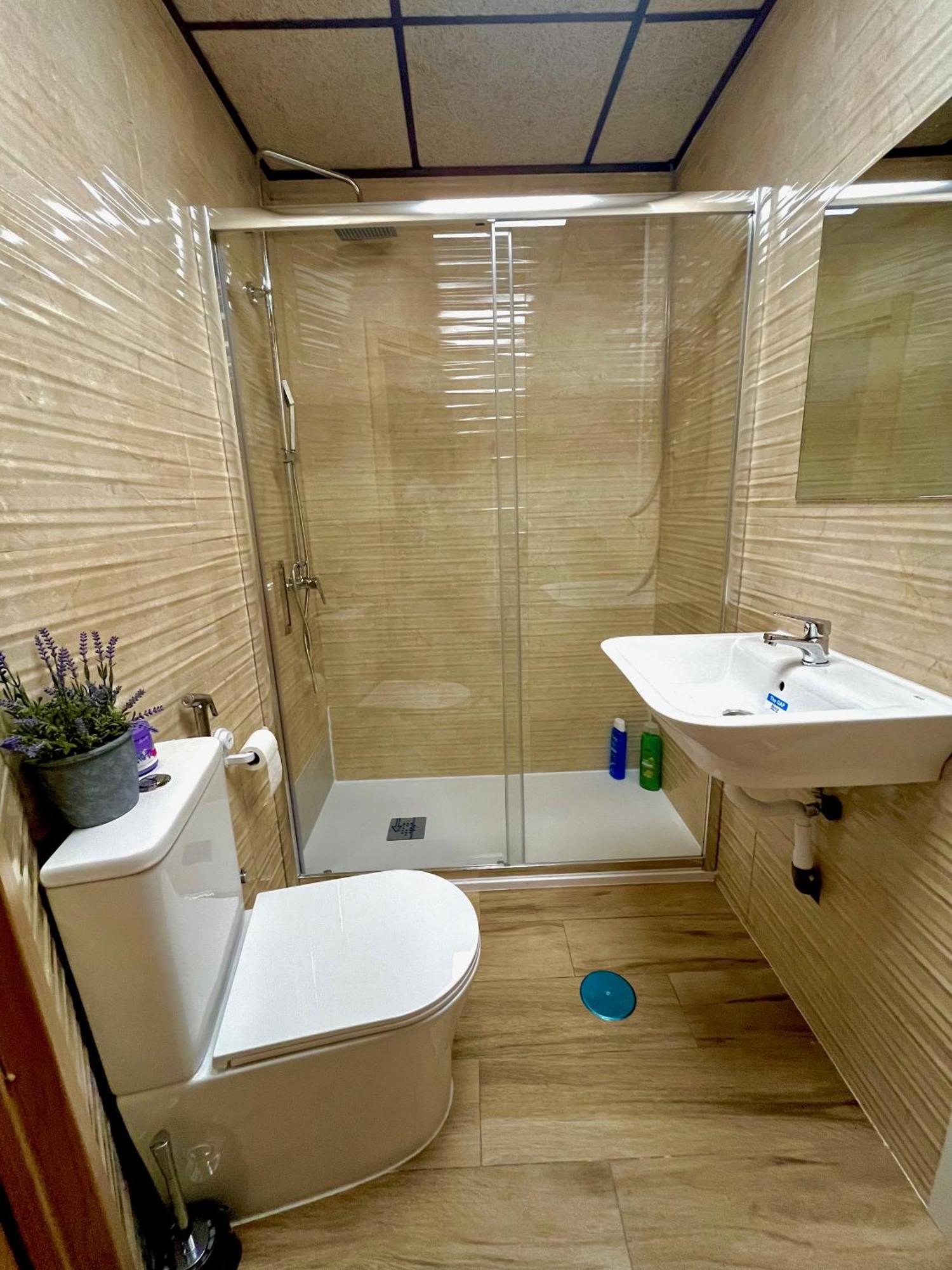 Hostel Vida Verde มาดริด ภายนอก รูปภาพ