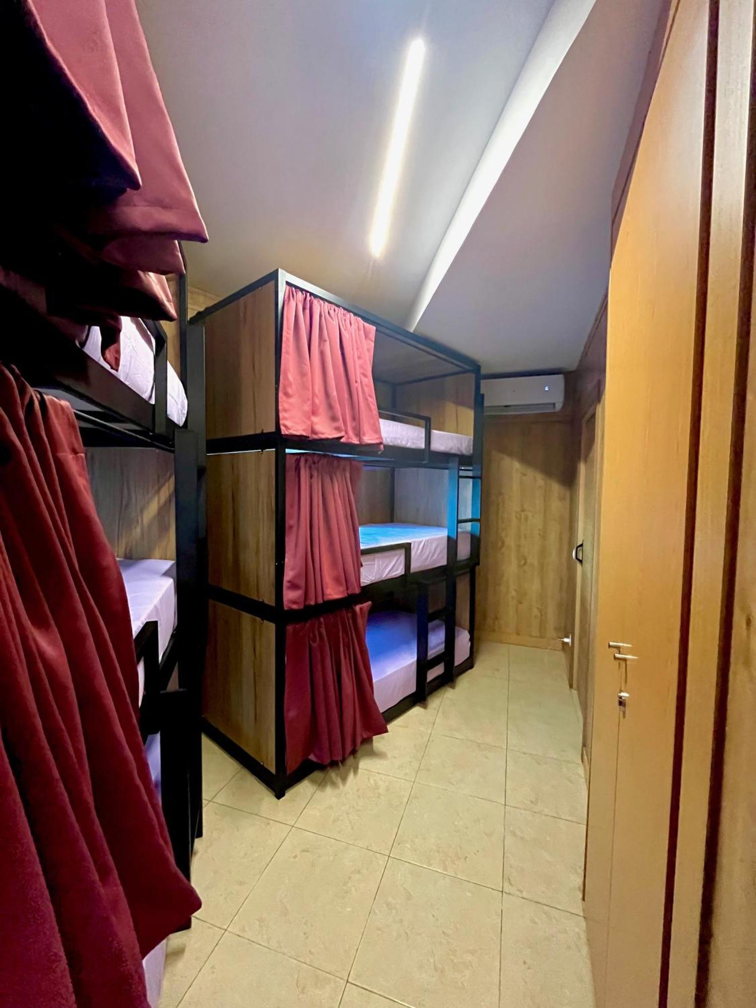 Hostel Vida Verde มาดริด ภายนอก รูปภาพ