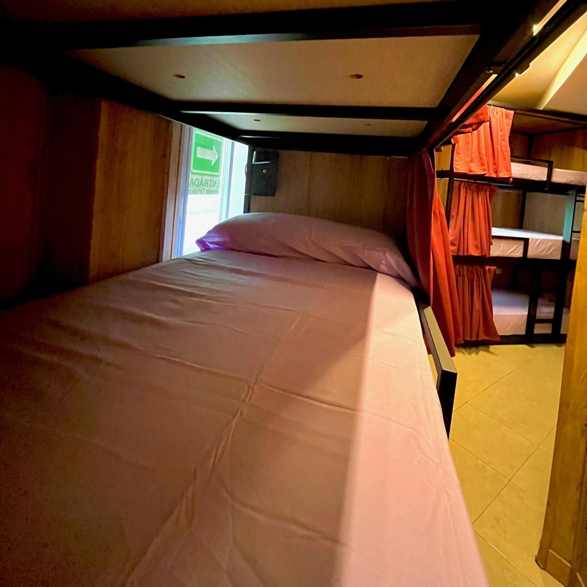 Hostel Vida Verde มาดริด ภายนอก รูปภาพ